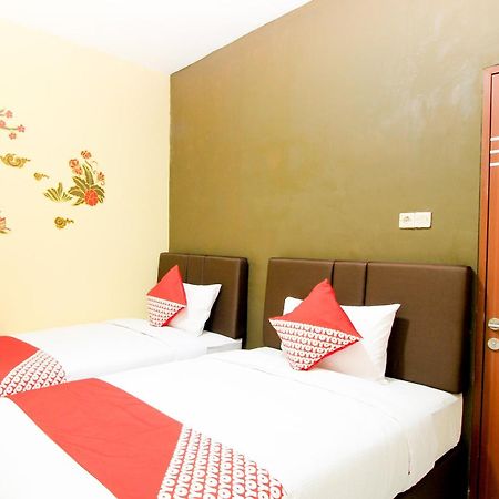 Super Oyo Capital O 217 A1 Hotel Surabaja Zewnętrze zdjęcie